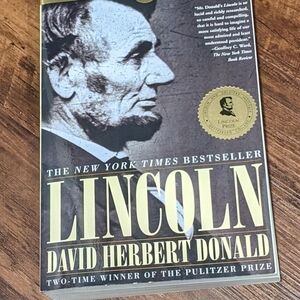 Barnes & Noble Lincoln by David Herbert Donald - Bestseller Book